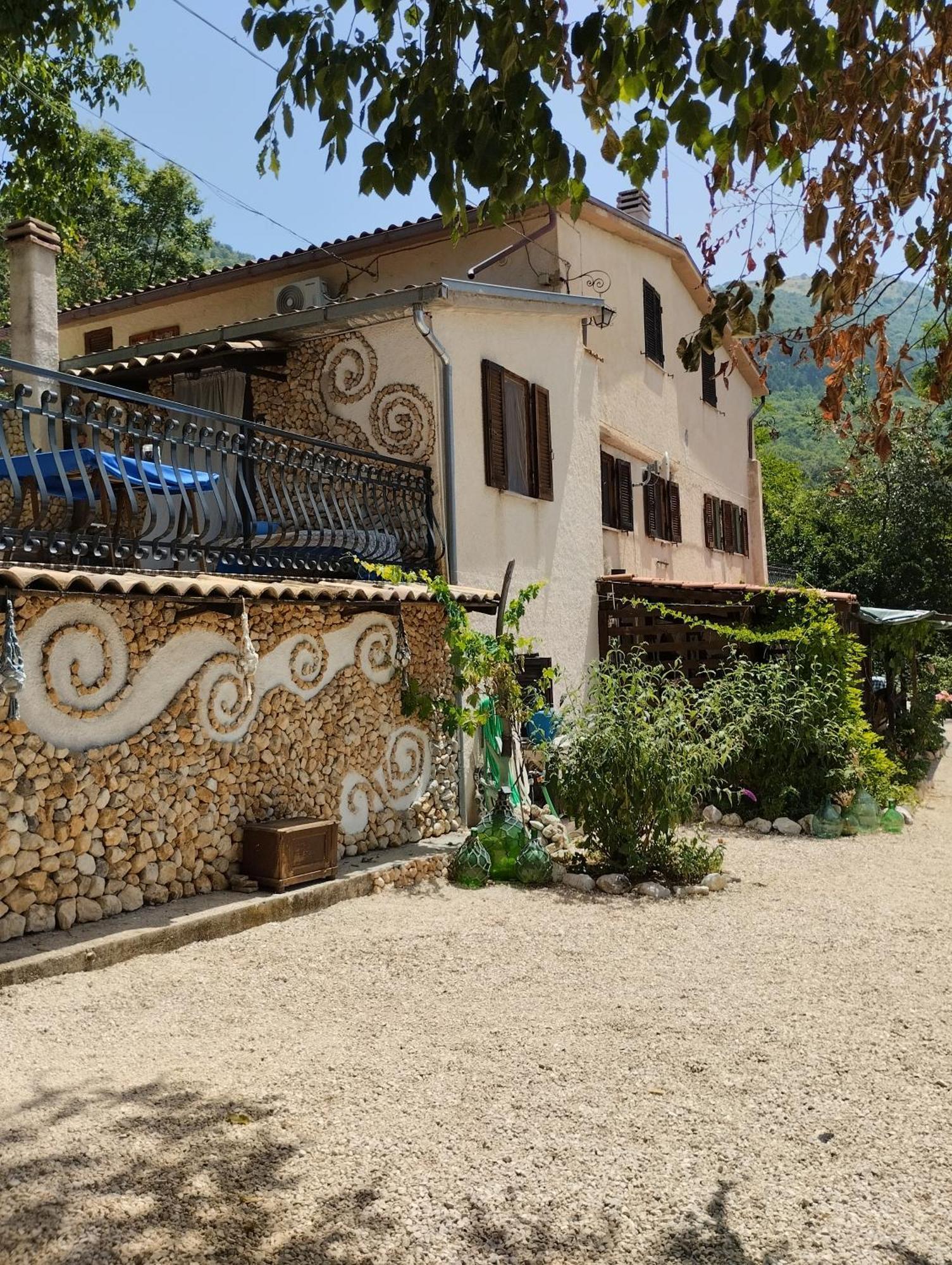 B&B Le Grette Gioia Dei Marsi Exterior foto